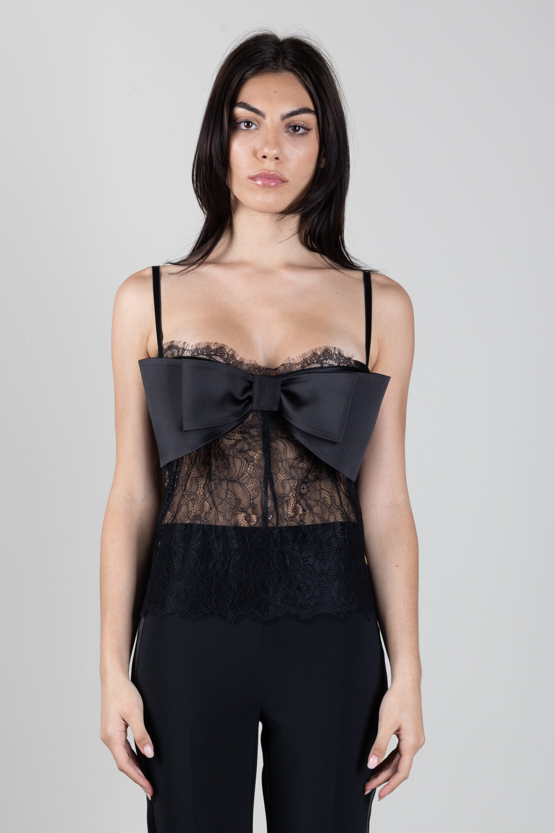 Elisabetta Franchi Top In Pizzo con Maxi Fiocco TO06566E2 NERO