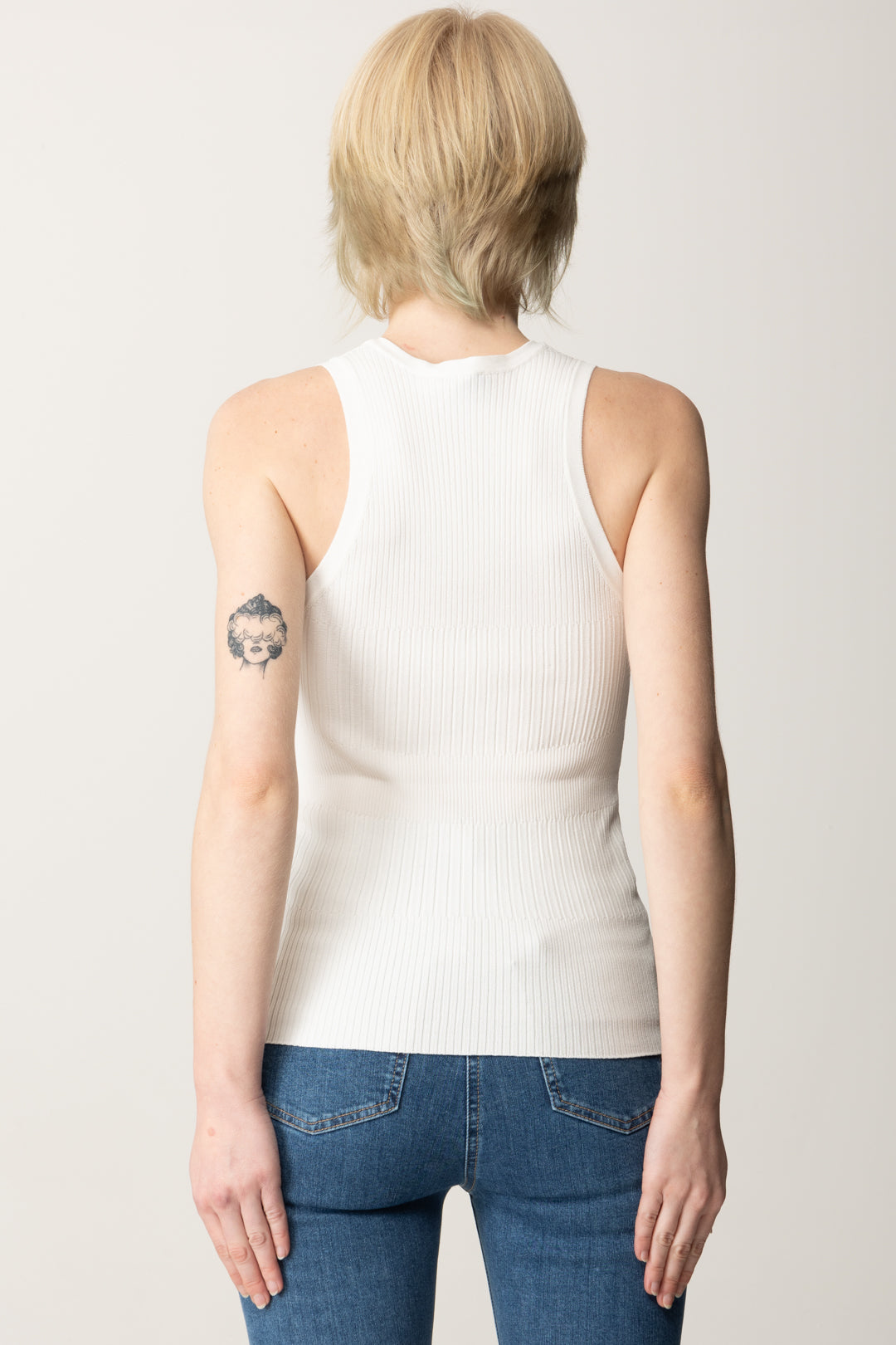 Elisabetta Franchi Top Tricot a Costine con Scollo a V TK35T51E2 AVORIO