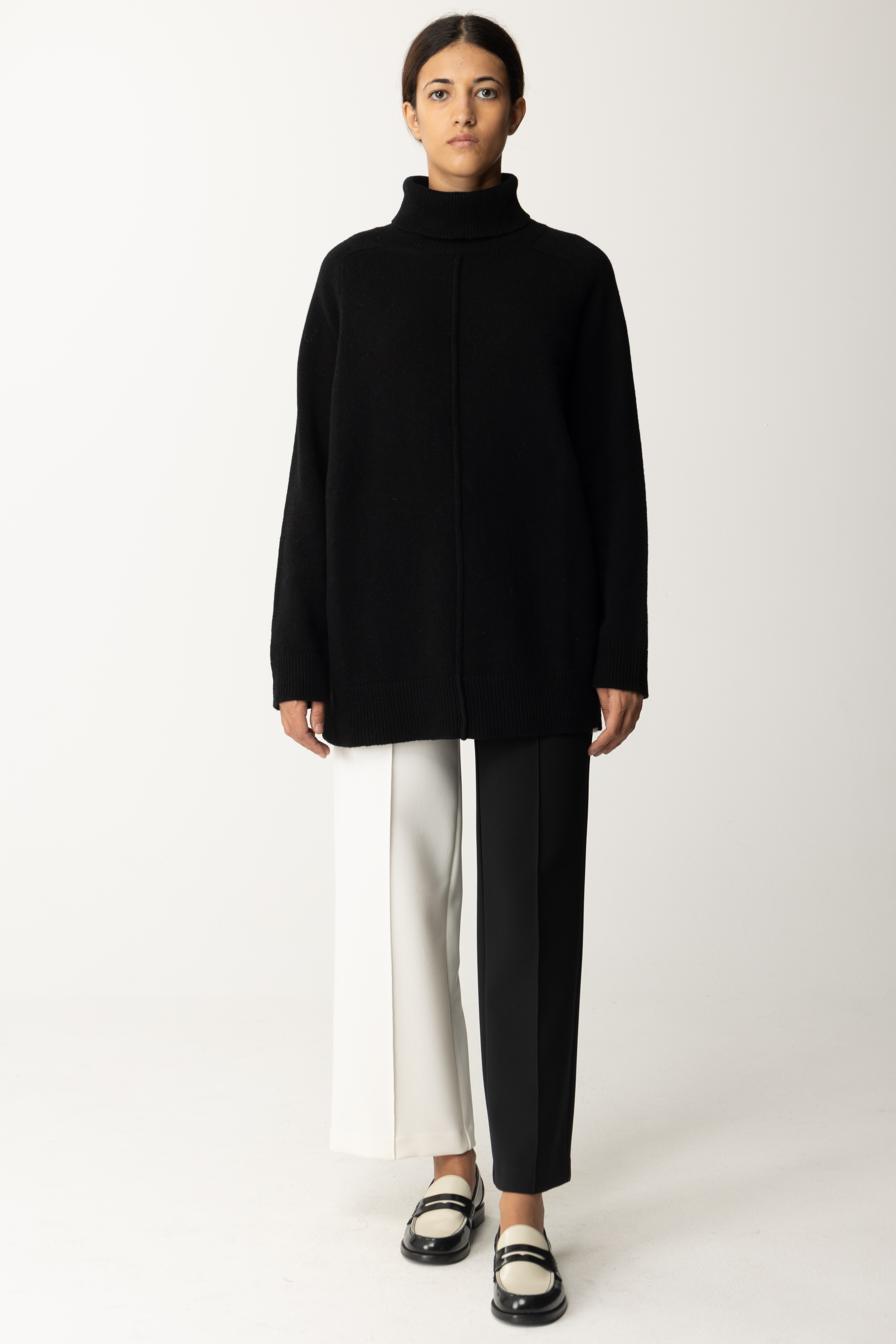 Preview: Semicouture Wool turtleneck with slit on the back Nero