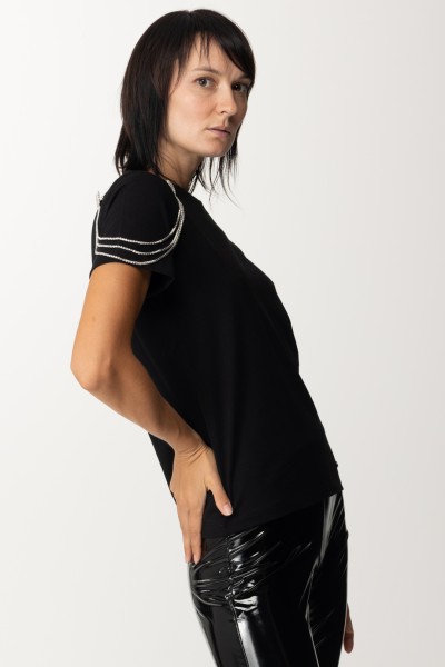 Gaelle Paris  T-shirt ze szpilkami z kryształkami GBDM20377 NERO