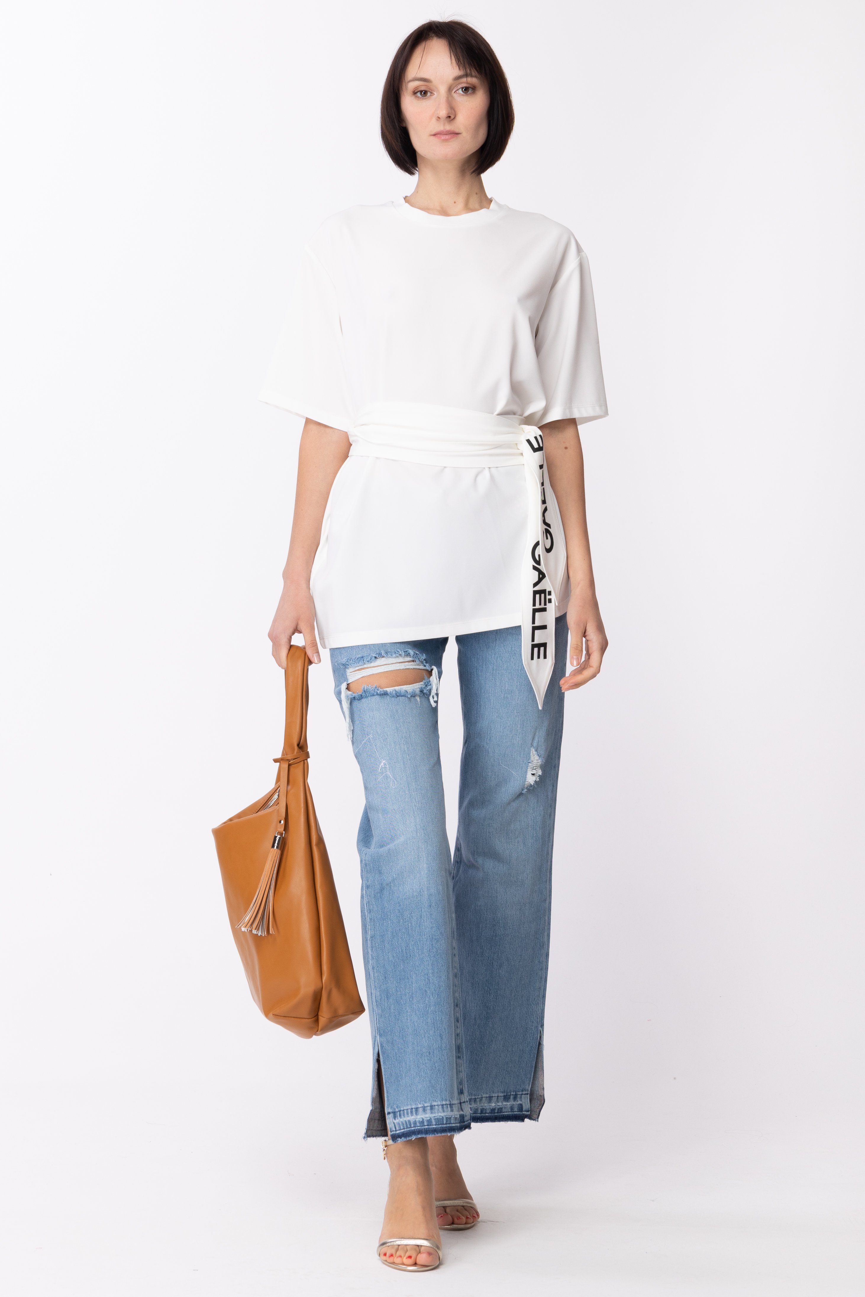 Preview: Gaelle Paris T-shirt with logoed belt Bianco