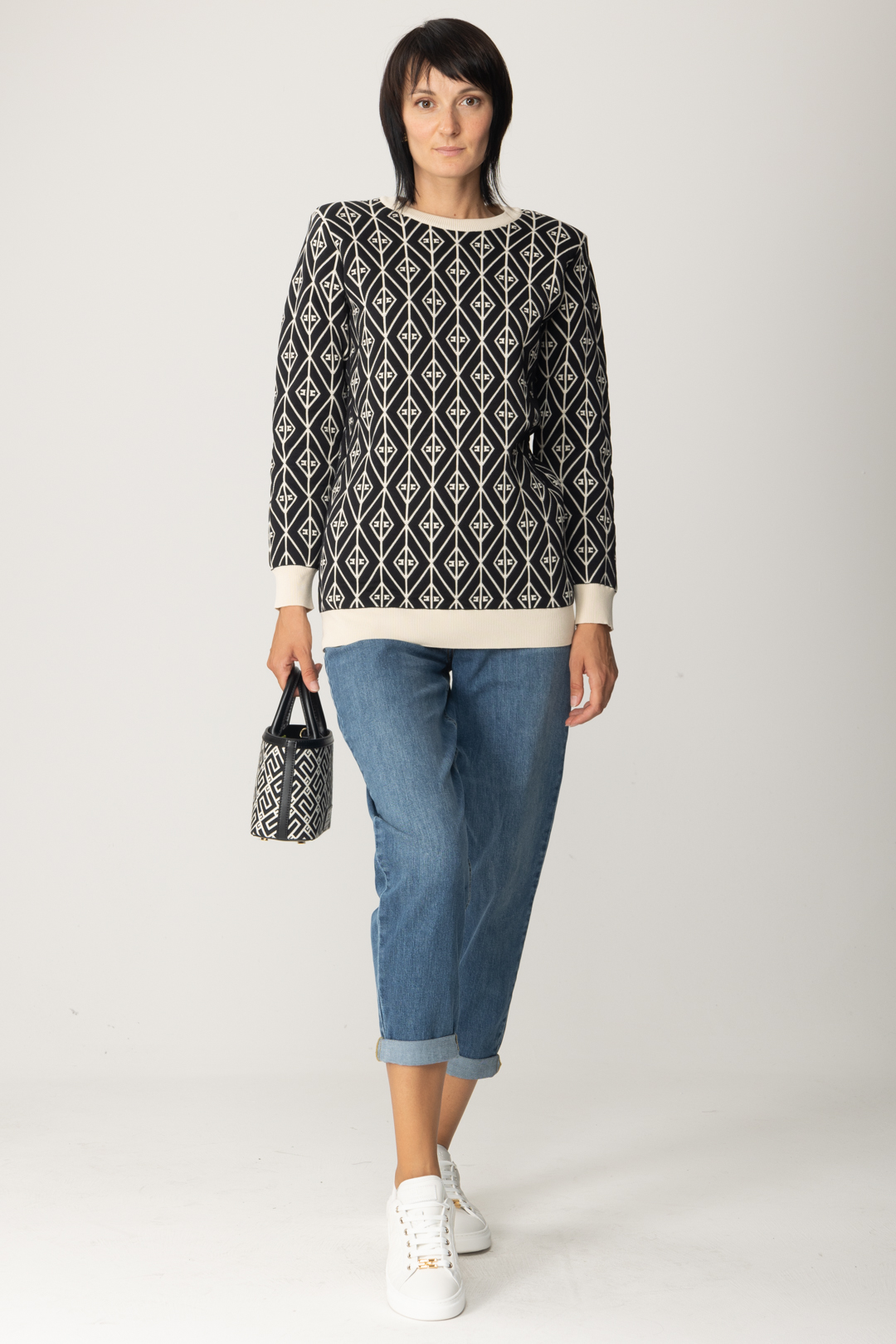 Podgląd: Elisabetta Franchi Dzianinowy sweter oversize z kontrastowym logo Nero/Burro