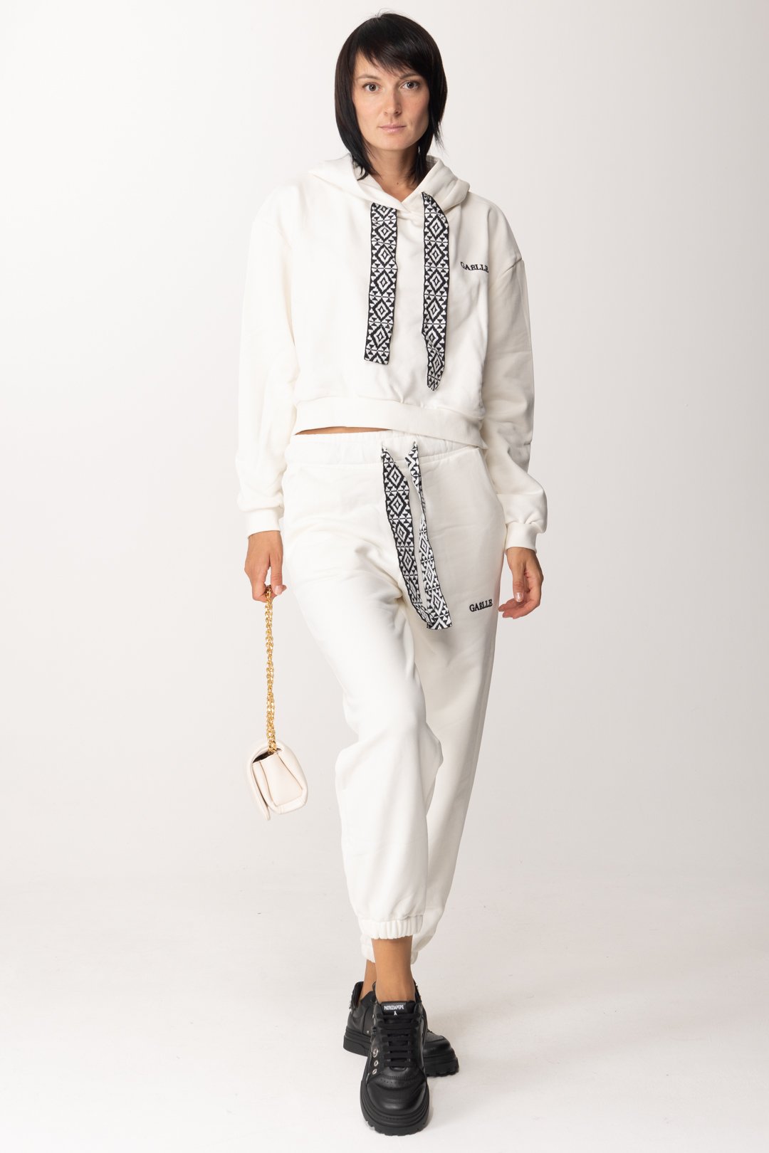 Preview: Gaelle Paris Embroidered trousers Offwhite